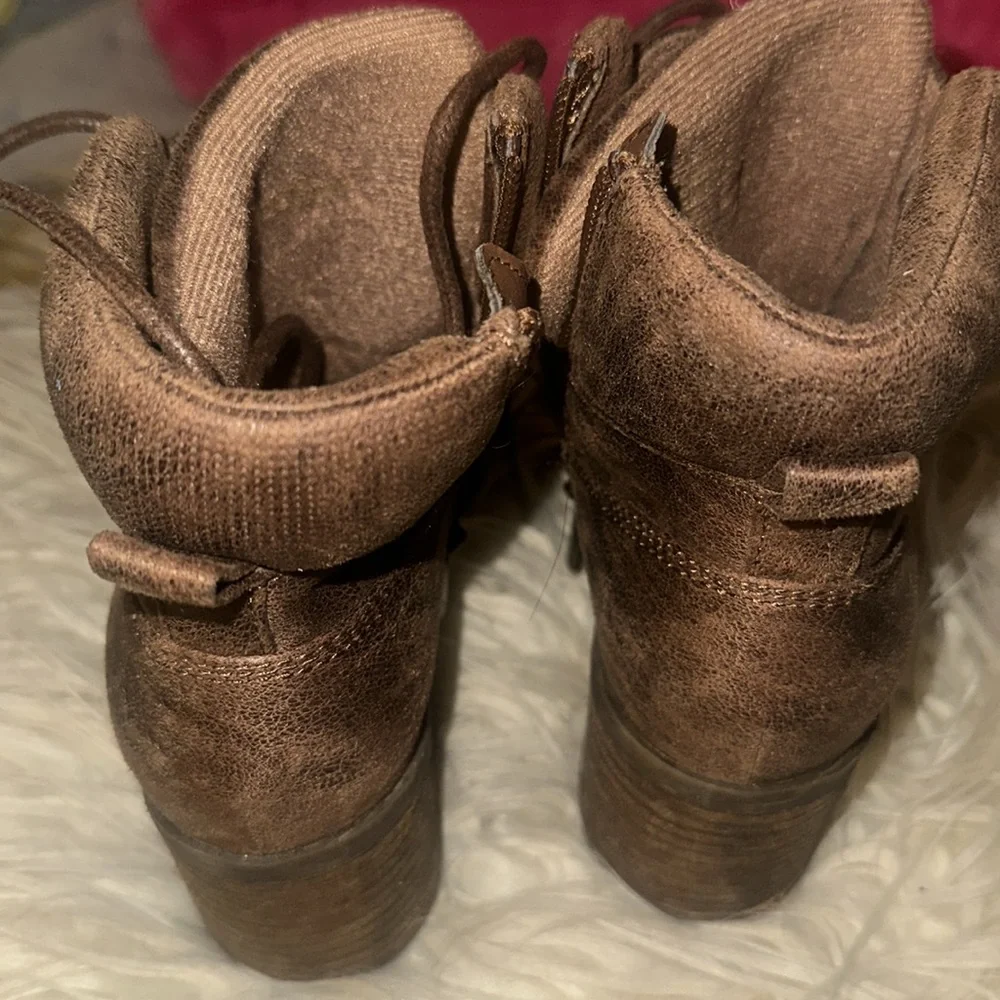 Brown boots - Picture 3 of 5